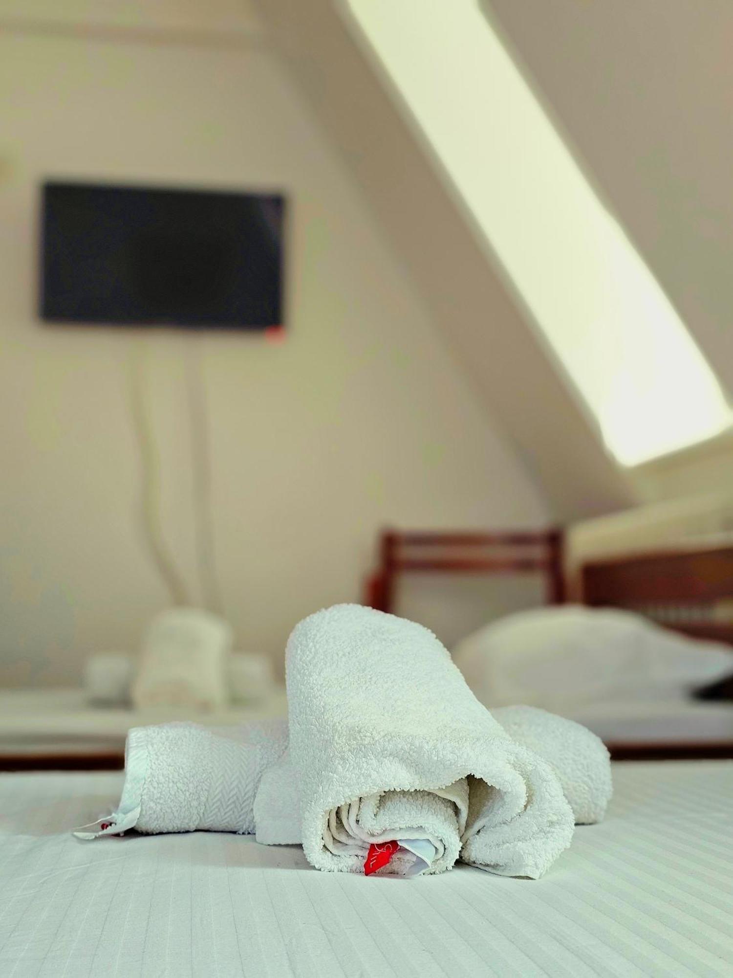 Restoran Lovac Hotell Novi Knezevac Rom bilde