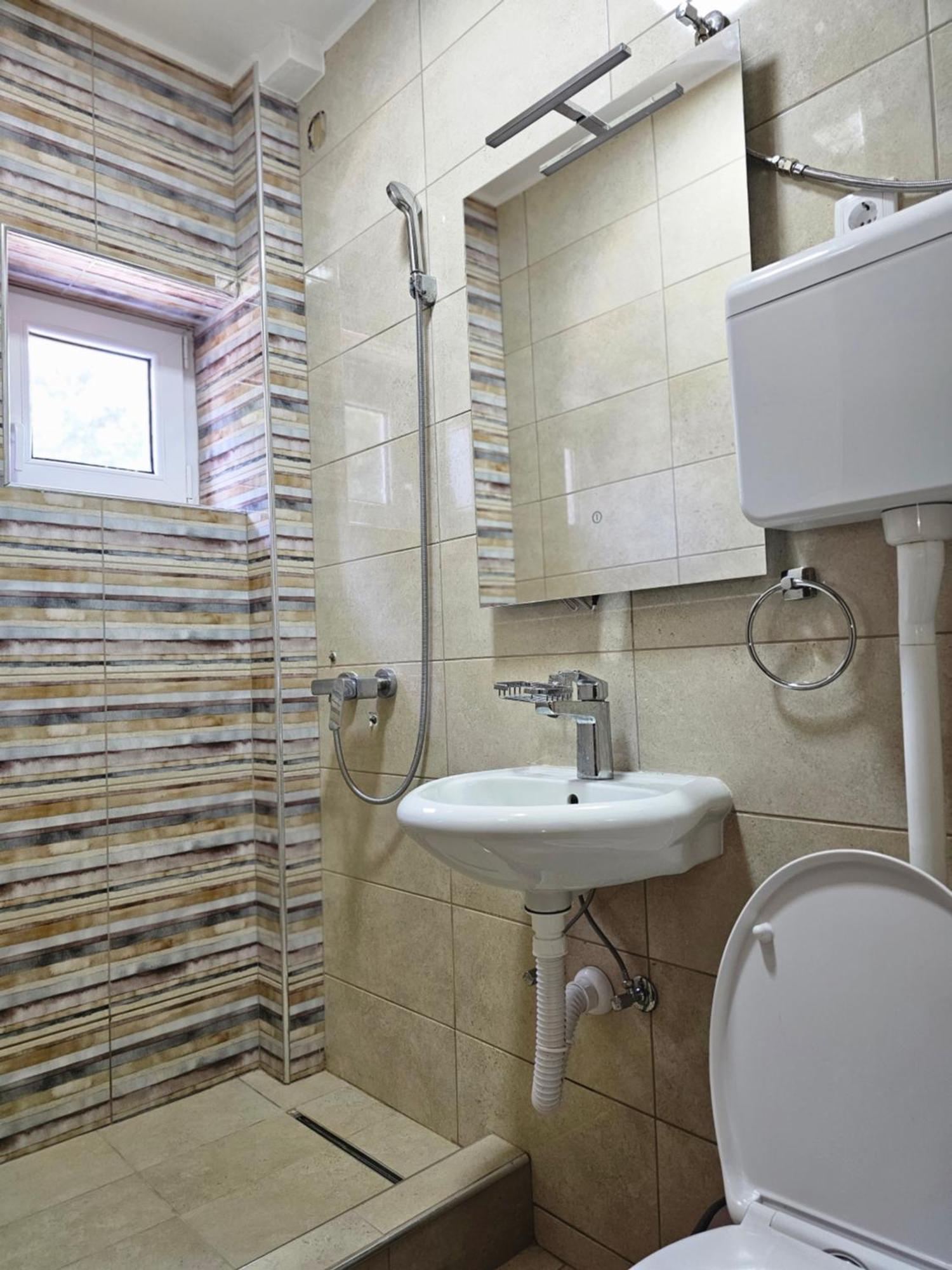 Restoran Lovac Hotell Novi Knezevac Rom bilde